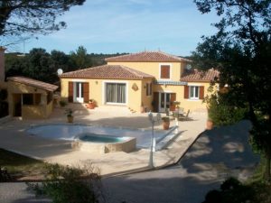 Maison Traditionnelle avec piscine